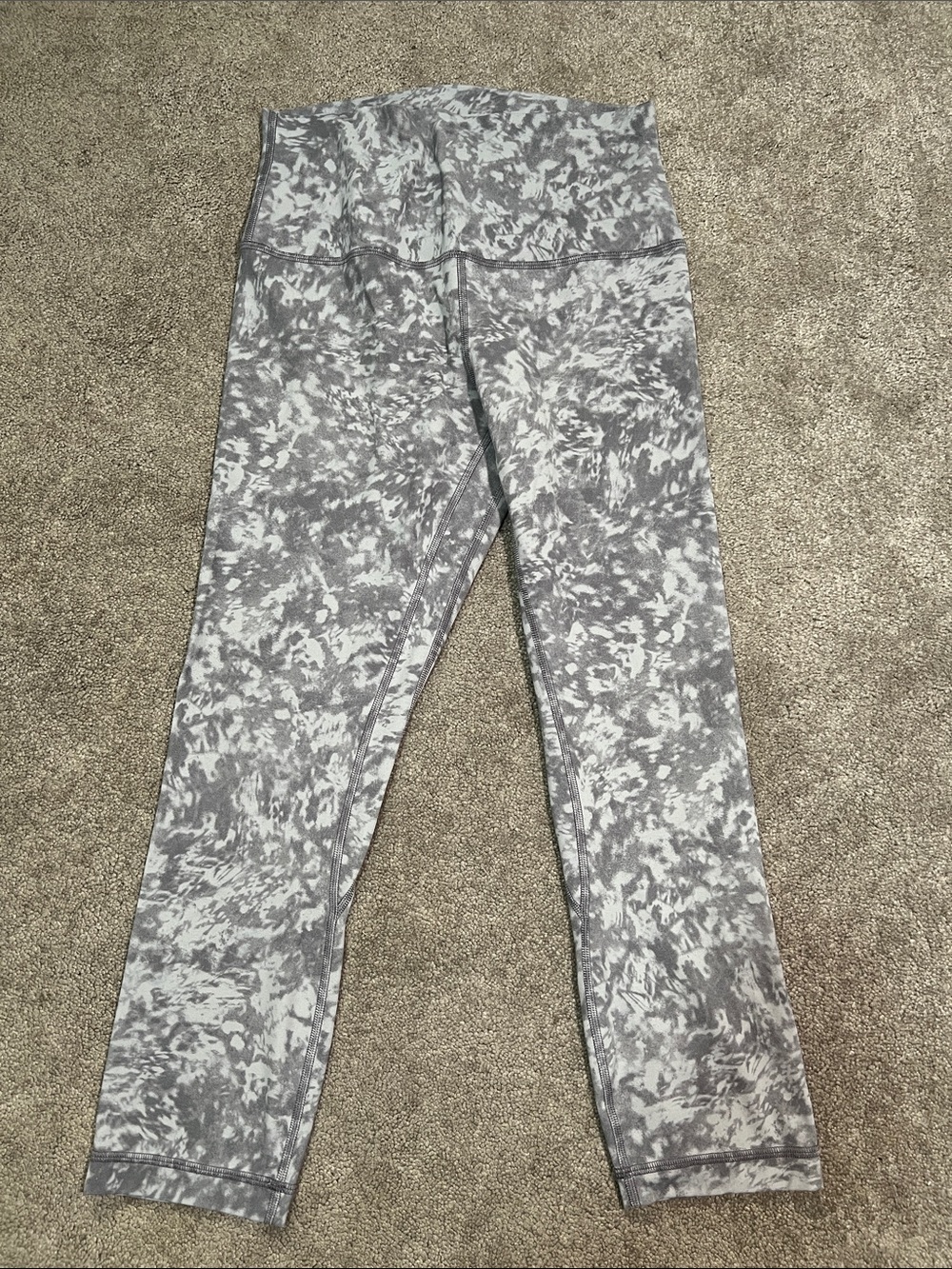 Lululemon Align High Rise Crop 21”Legging size 6 Summer Shade Ice Grey Multi